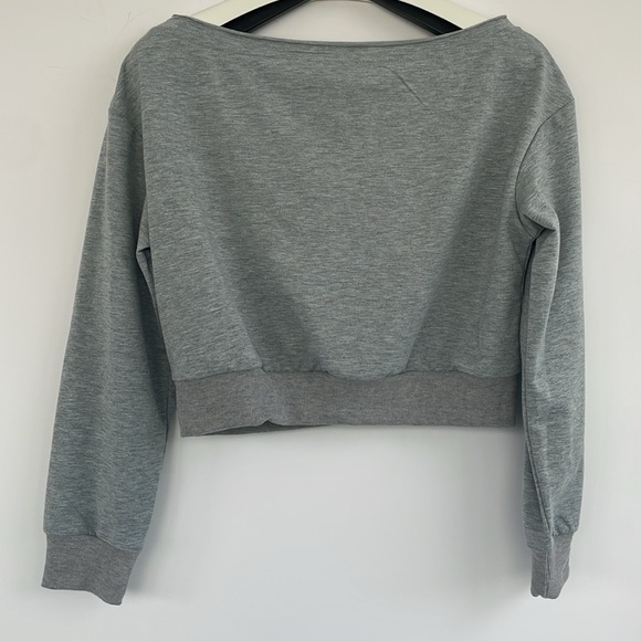 Cider Grey Asymmetrical Neck Long Sleeve Crop Top  Sweater Small - Picture 8 of 15